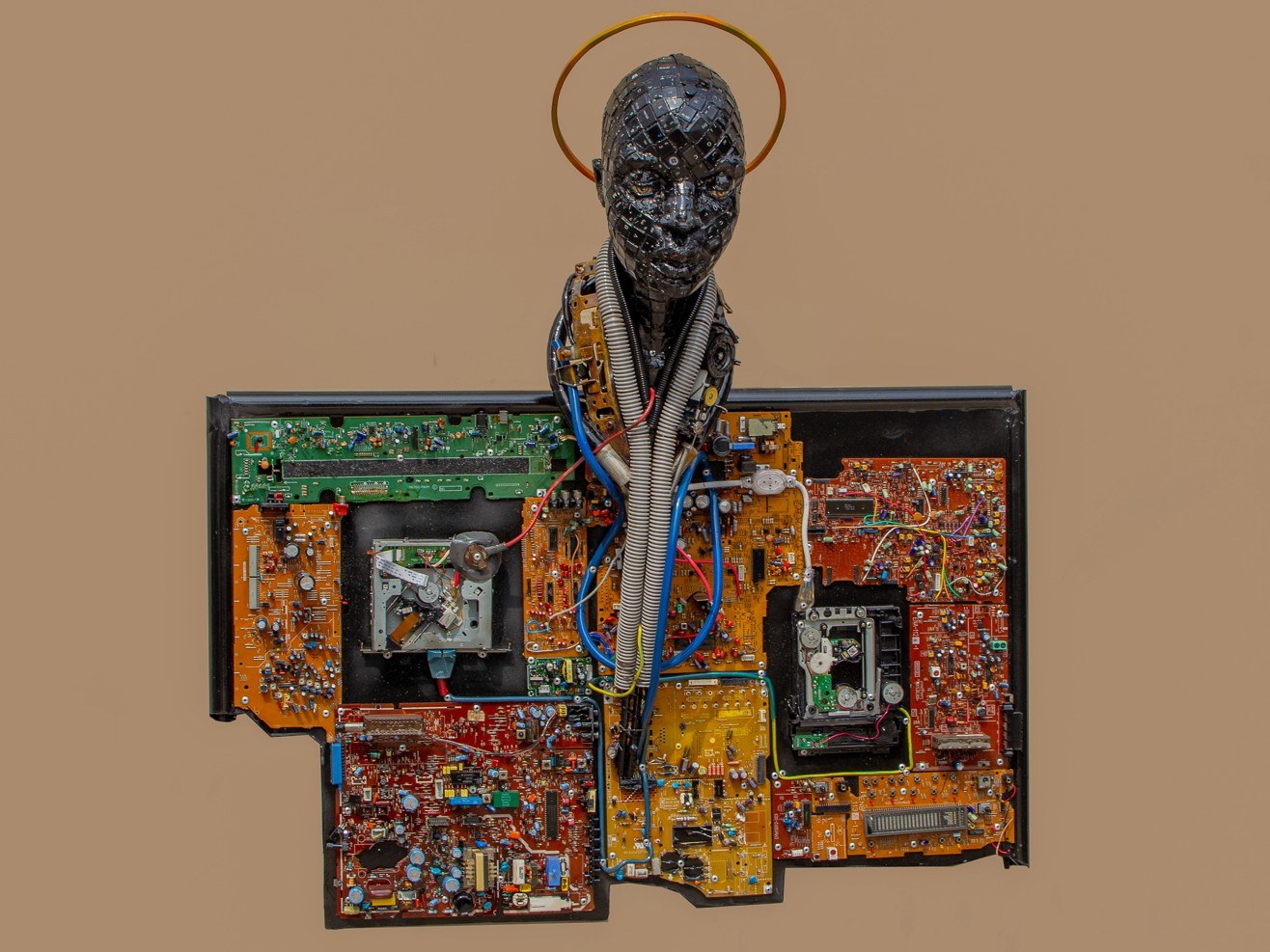Ozuma Patrick Chidiebube sculpture: Wired Differently